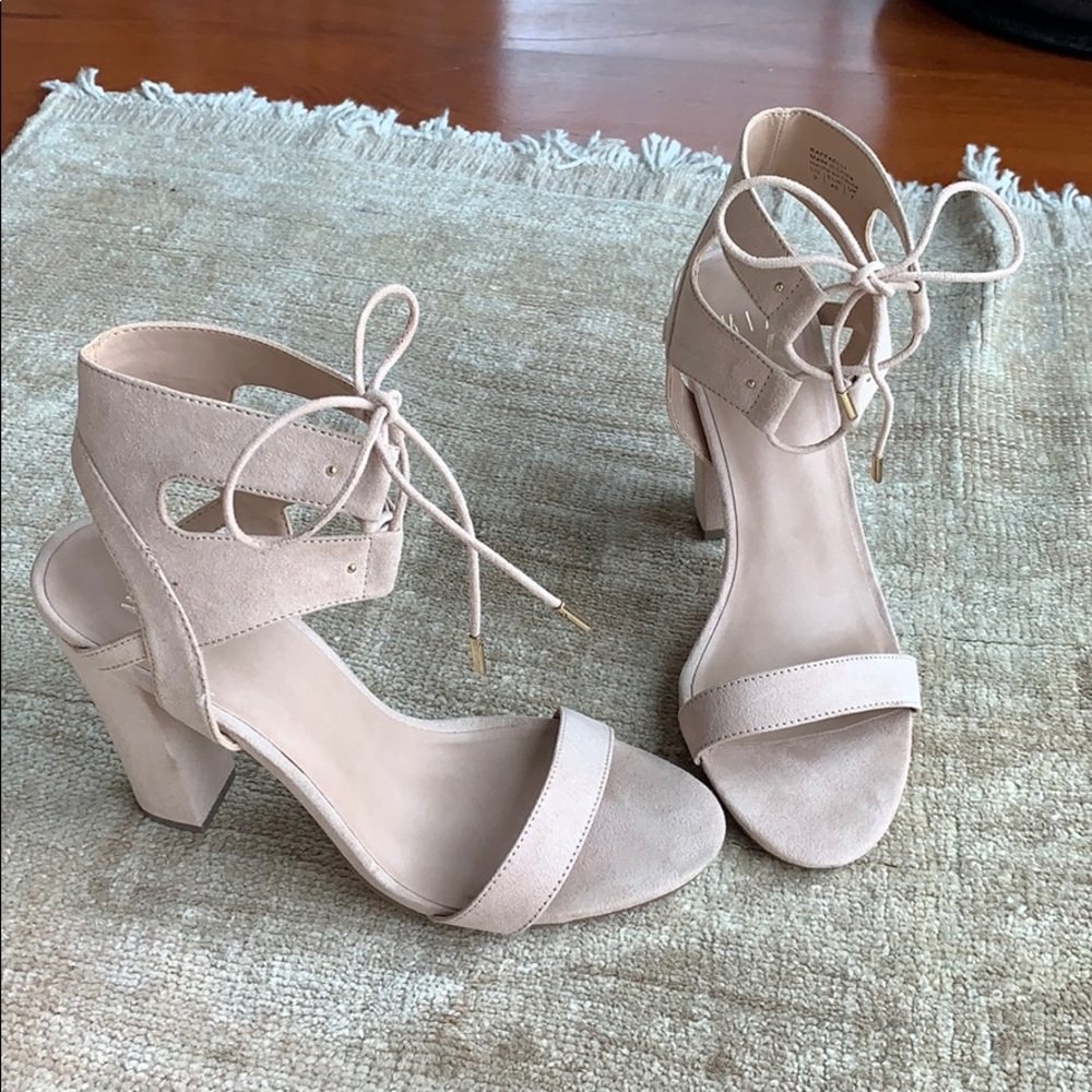 Neutral Tan Strappy heel